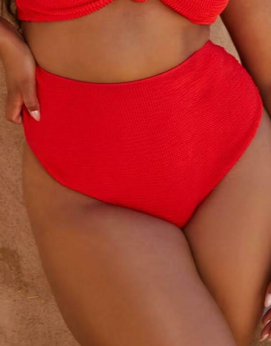 CZERWONY DÓŁ OD BIKINI TEKSTURA 