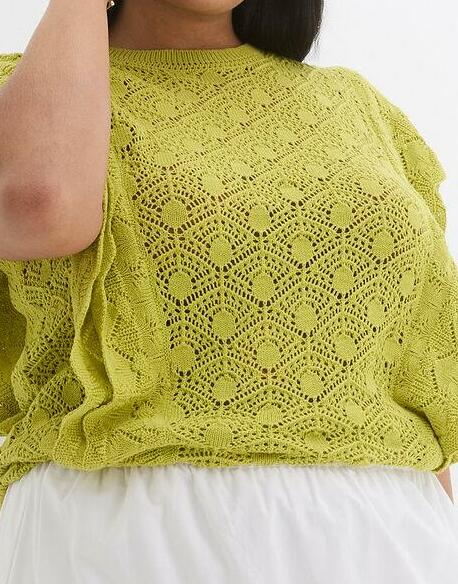 SWETER AŻUROWY Z FALBANAMI