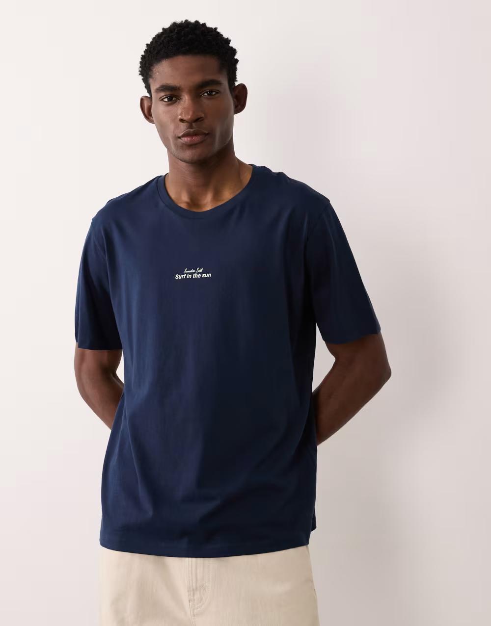 bawełniany granatowy t-shirt okrągły dekolt nadruk