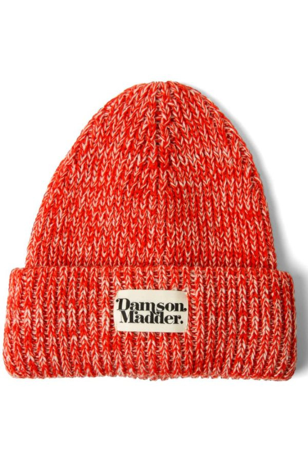 czerwona czapka beanie logo