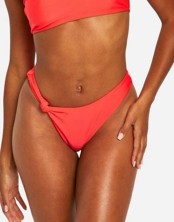 czerwony dół od bikini asymetria 