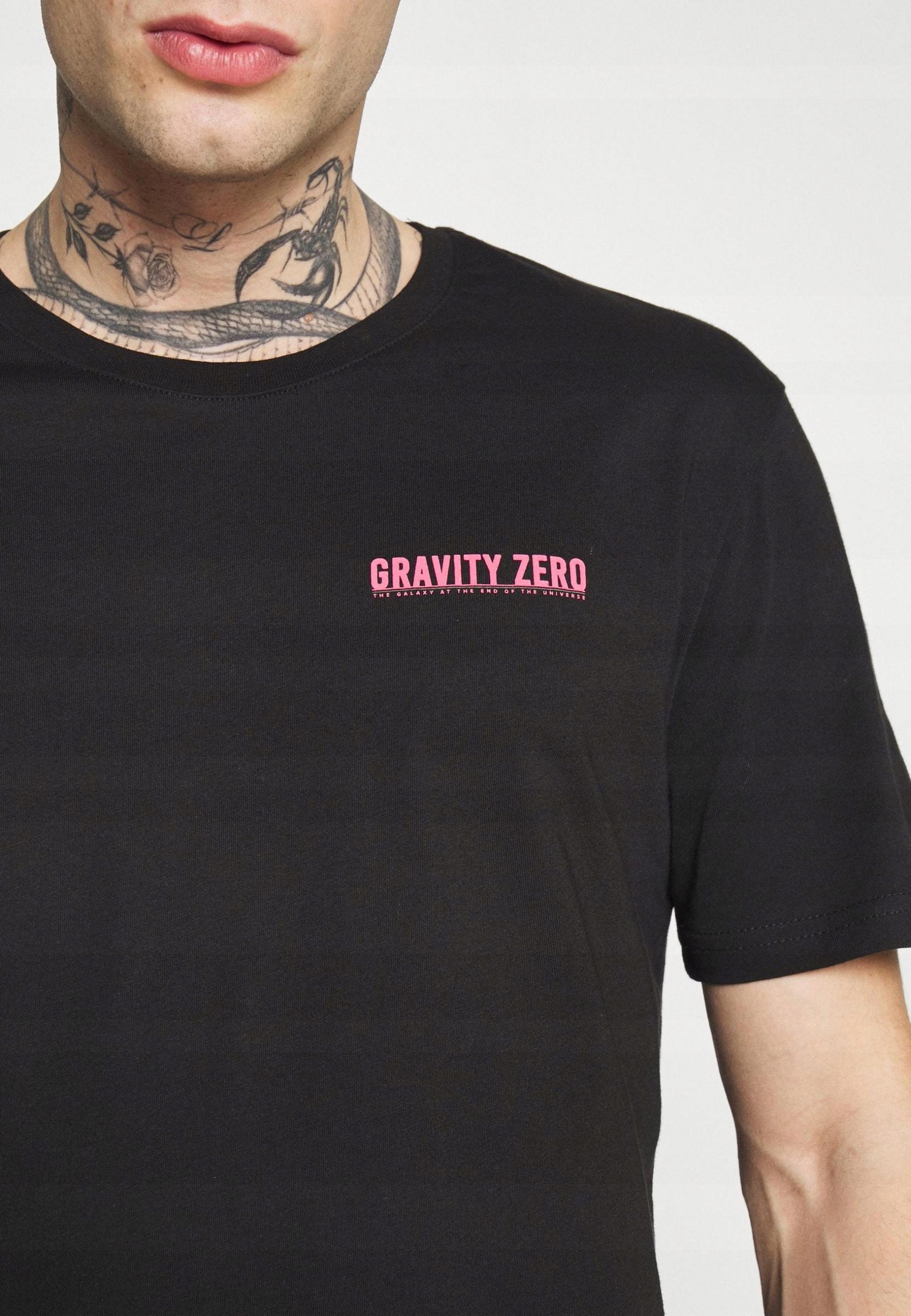 CZARNY T-SHIRT NADRUK 