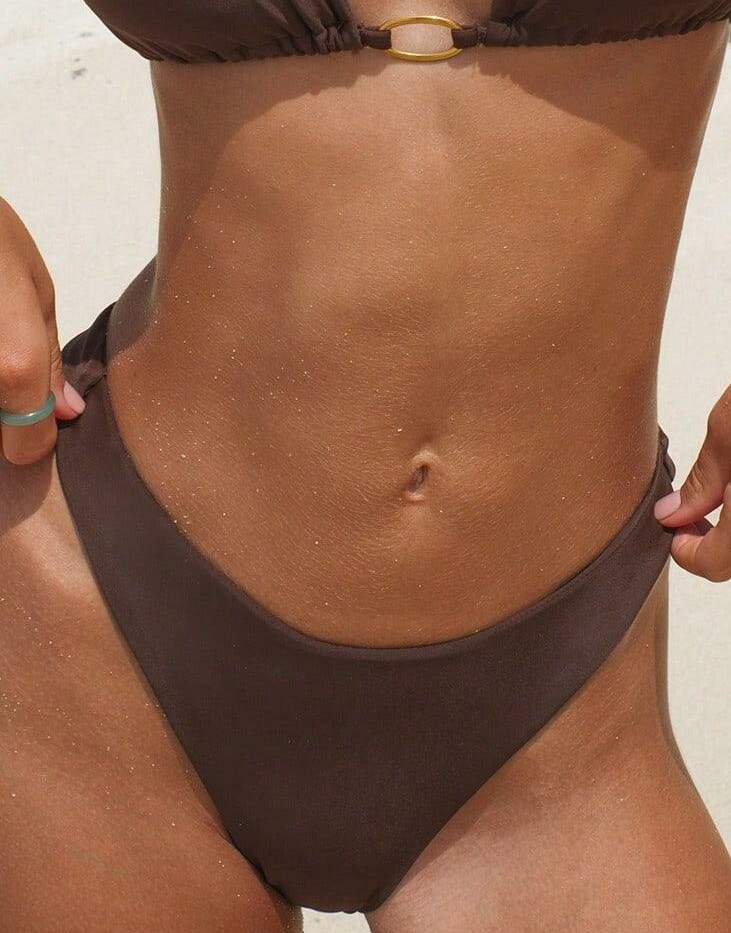 dół od bikini