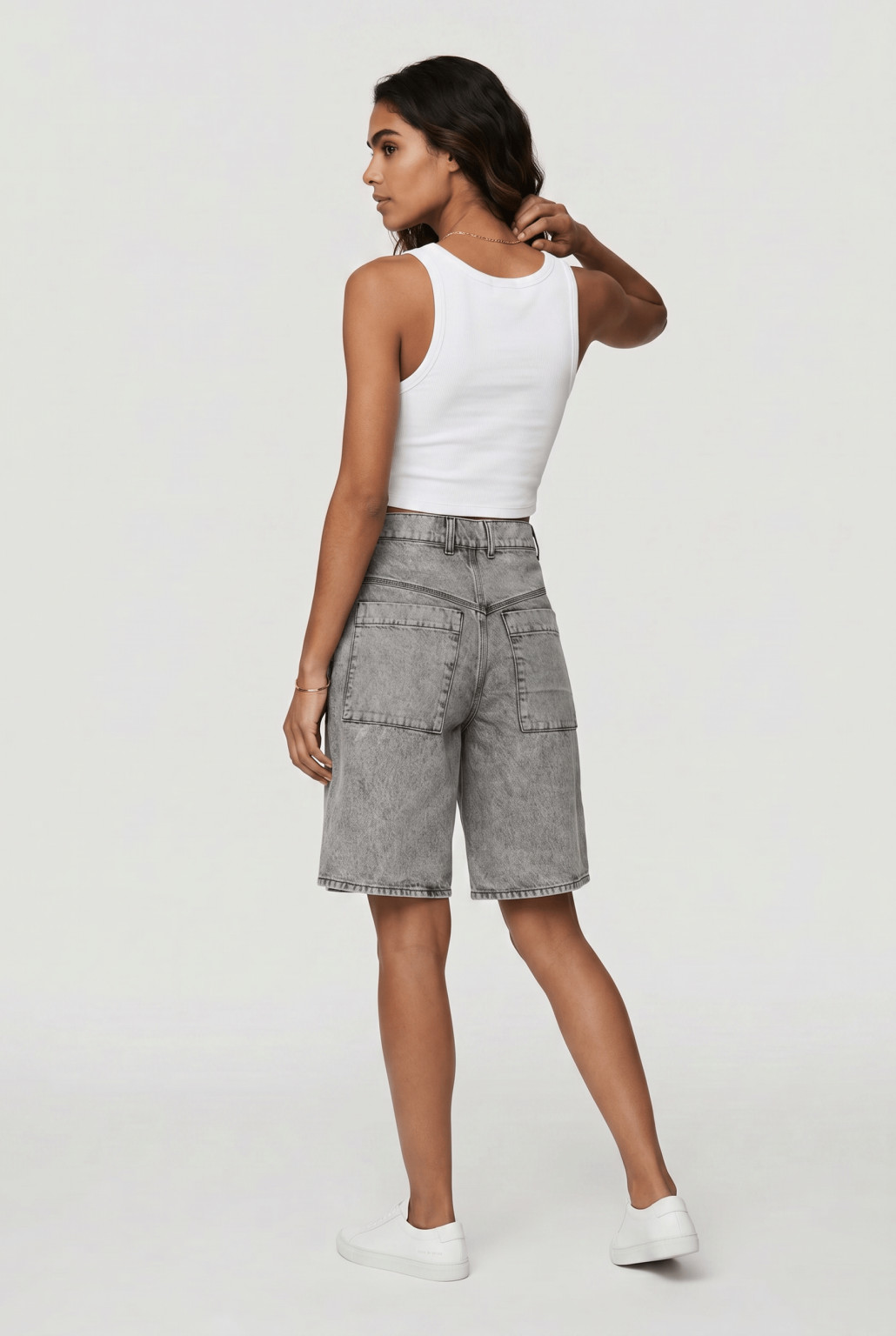 KRÓTKIE SPODENKI JEANS KIESZENIE