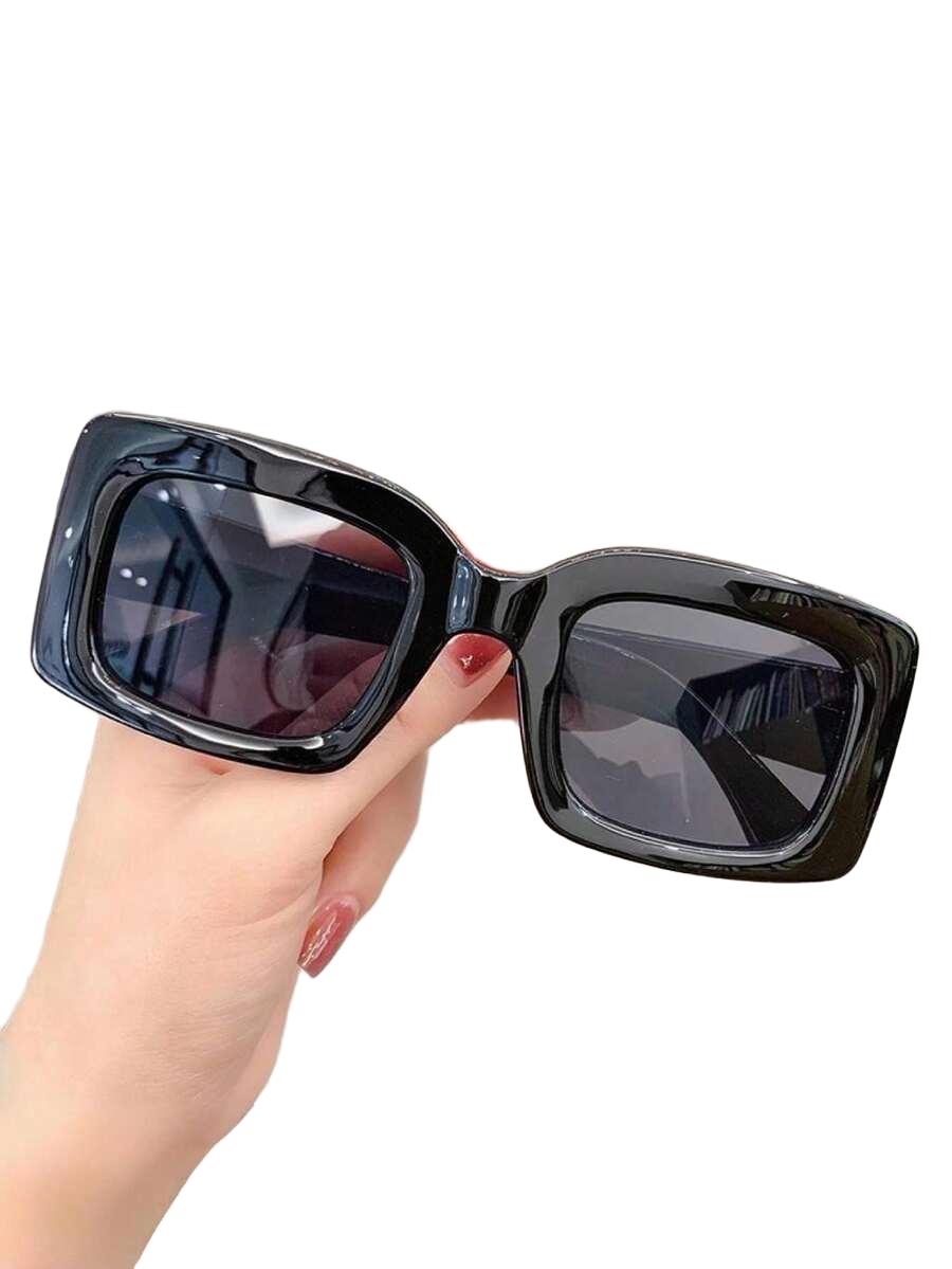 czarne okulary przeciwsłoneczne