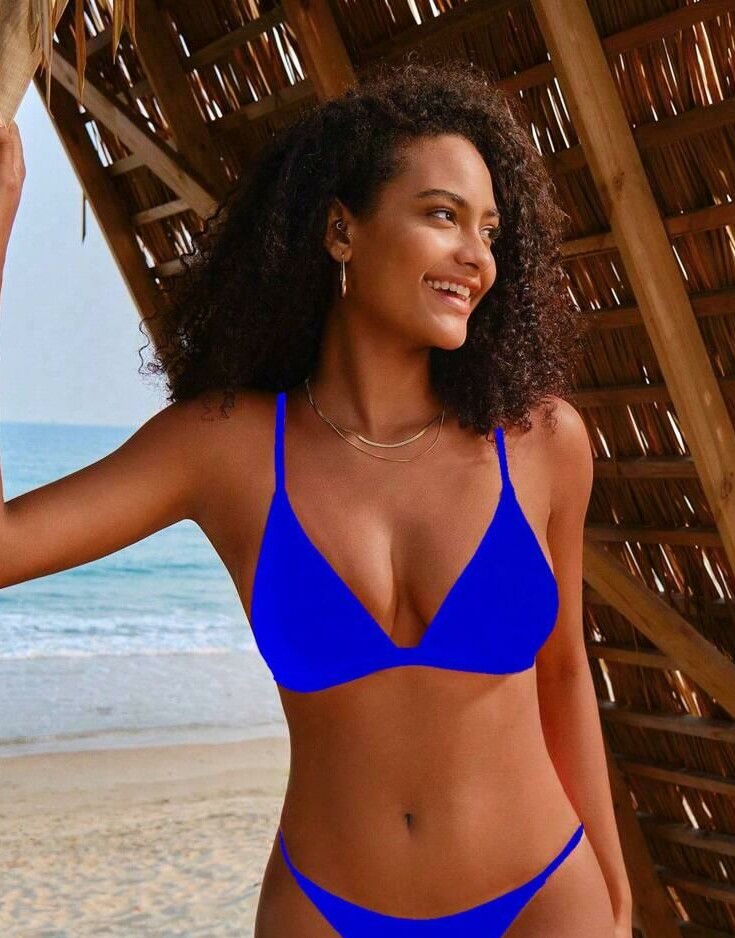 niebieska góra od bikini 