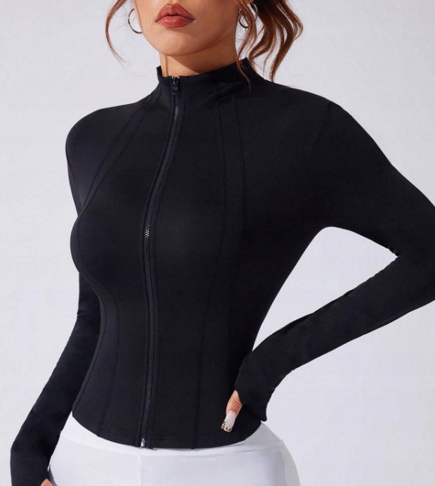 czarna dopasowana bluza