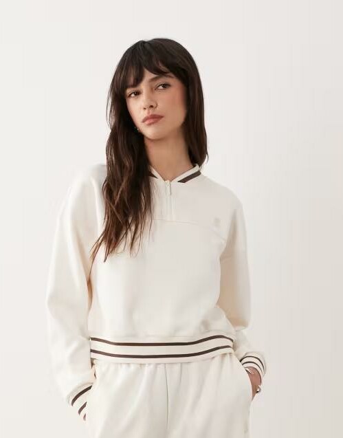 kremowa bluza zamek casual
