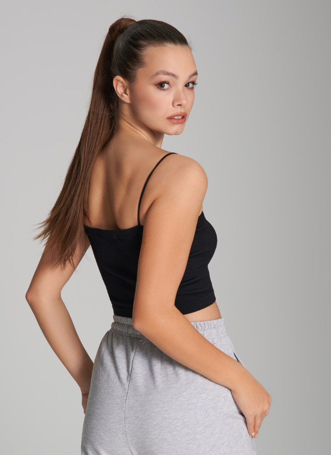 prążkowany czarny crop top ramiączka