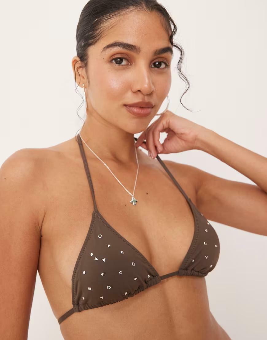 brązowa góra od bikini zdobienie