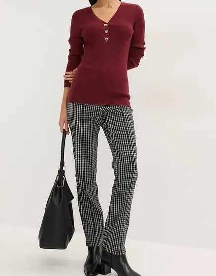 SWETER DAMSKI PLUS SIZE Z DEKOLTEM V 