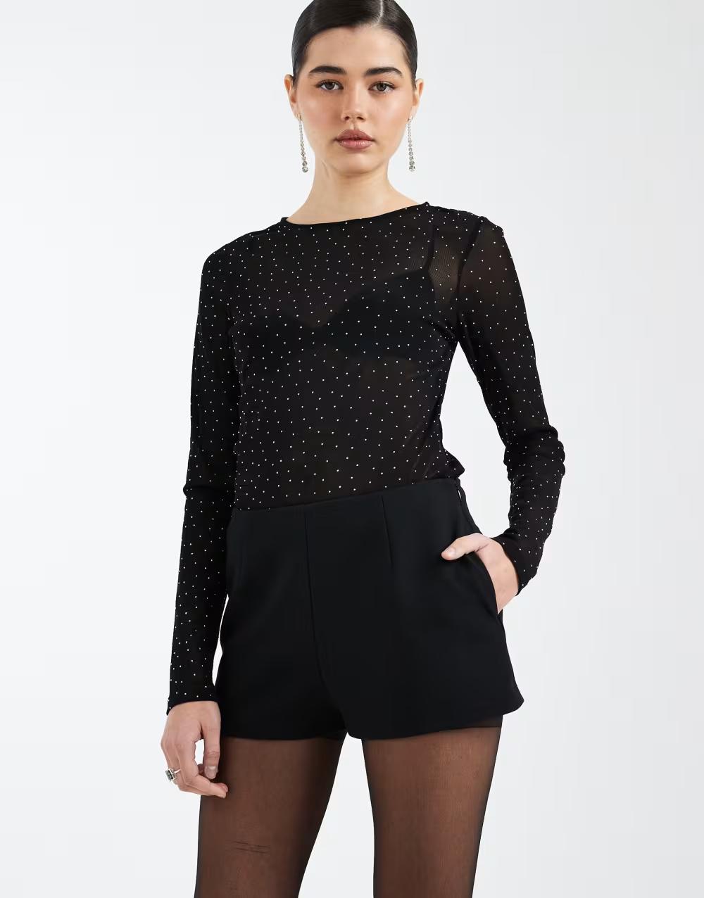 czarne eleganckie spodenki zamek