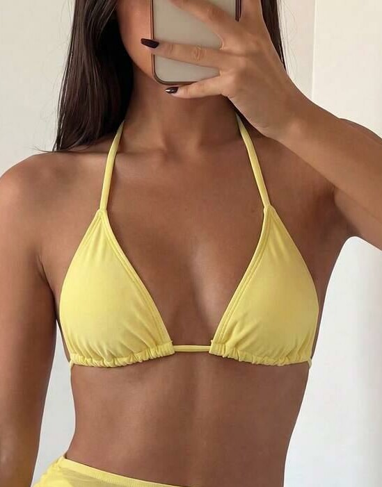 żółta góra od bikini