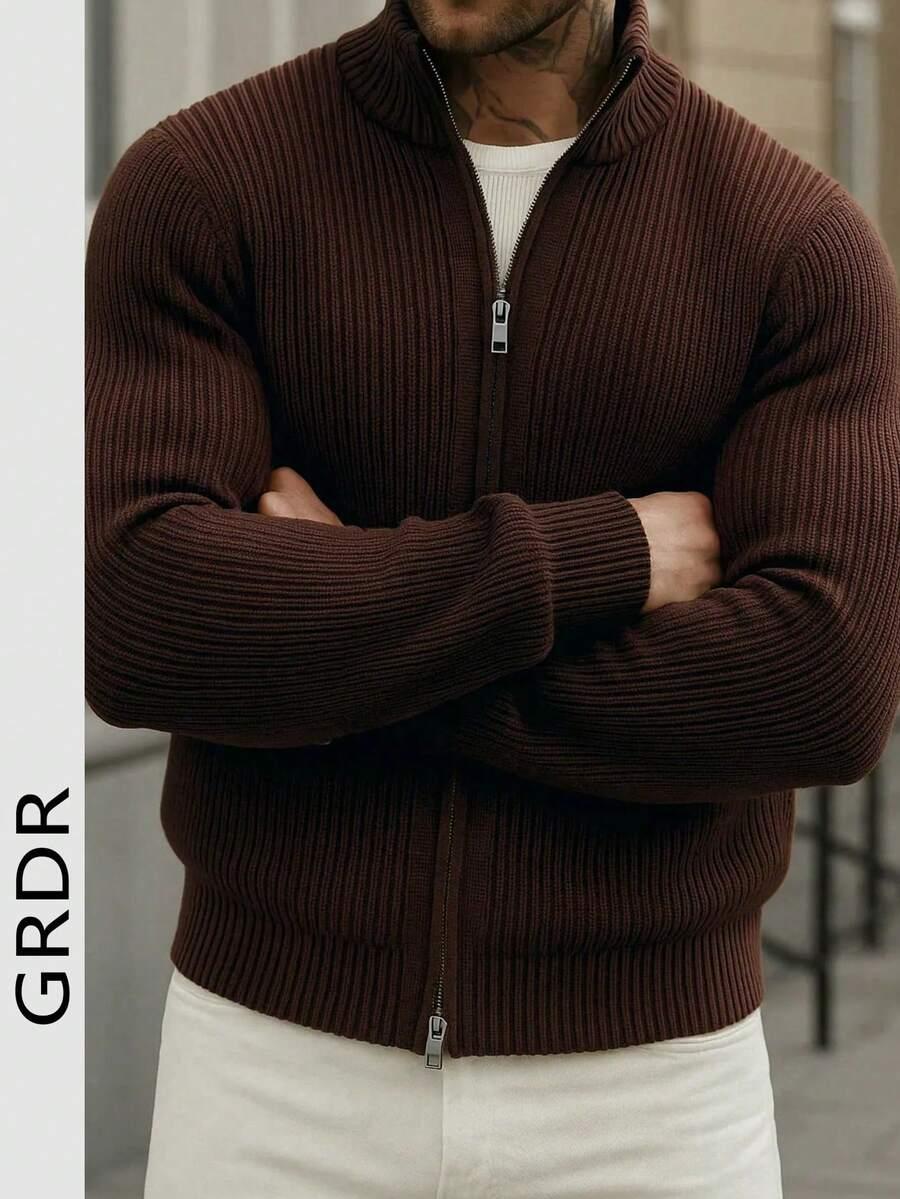 brązowy sweter zamek