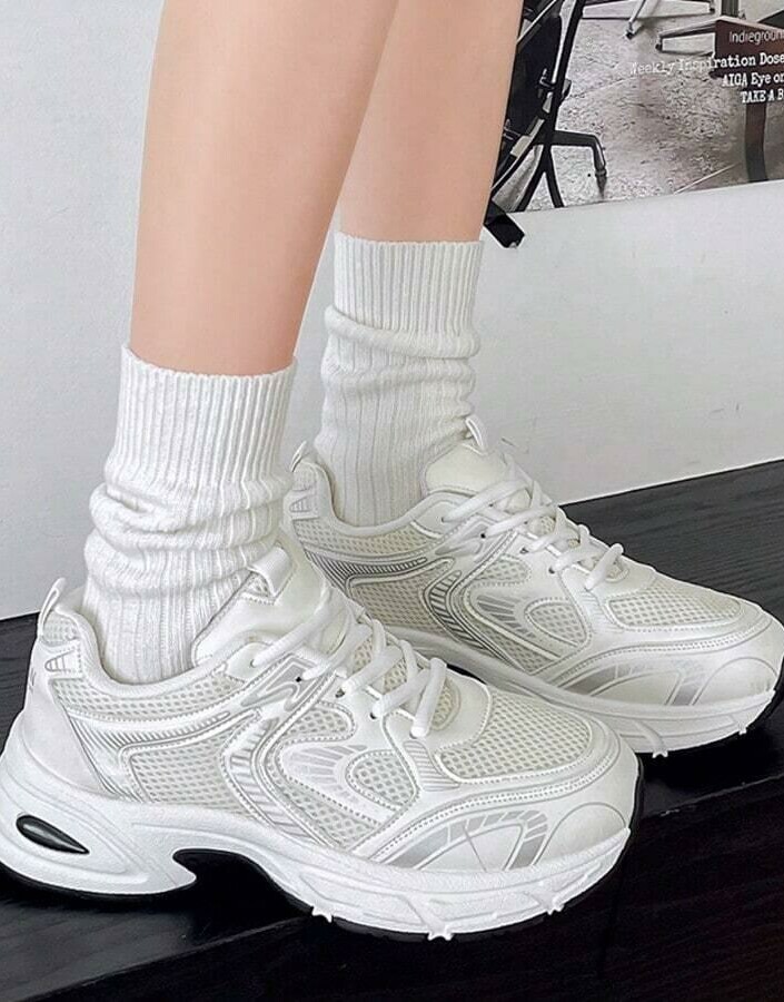 białe buty sportowe 