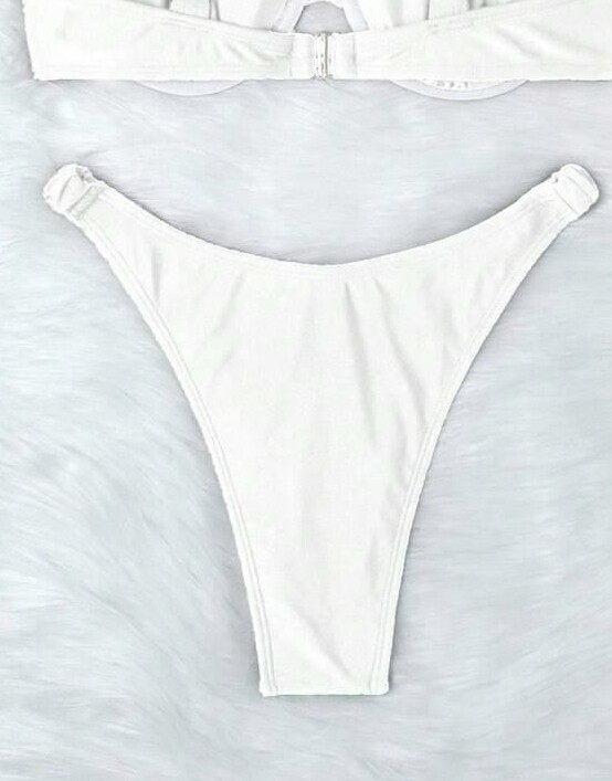 dół od bikini marszczenia