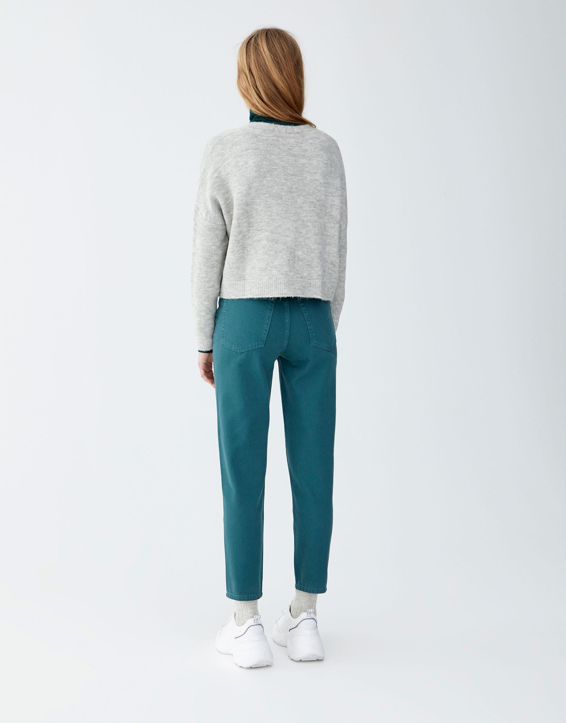 zielone spodnie mom jeans