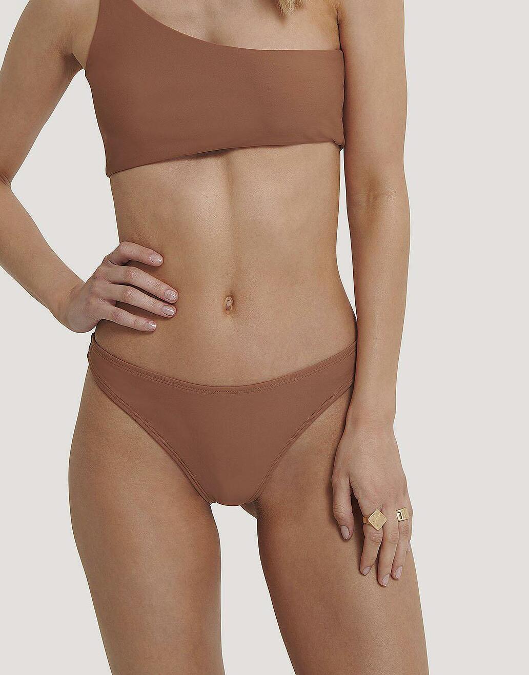 DÓŁ OD BIKINI