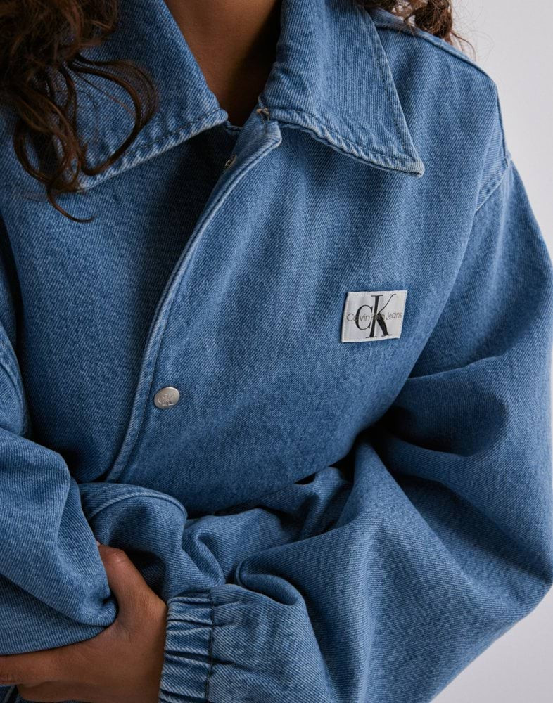 niebieska kurtka jeans logo haft 