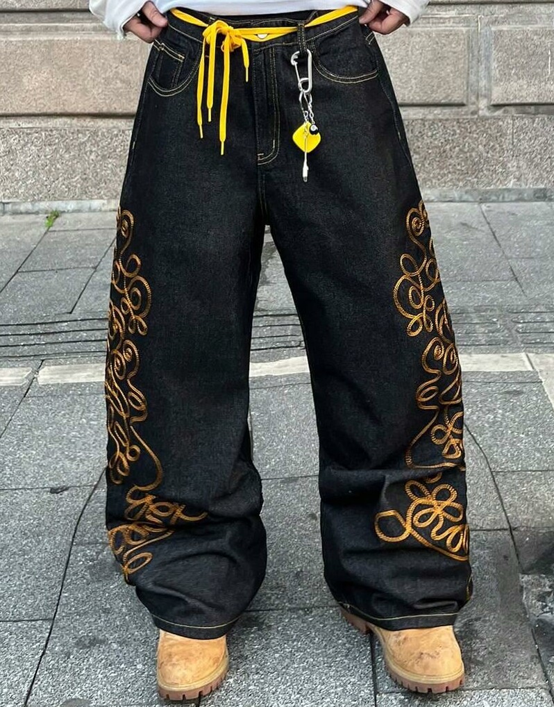 granatowe spodnie jeans zdobienie haft
