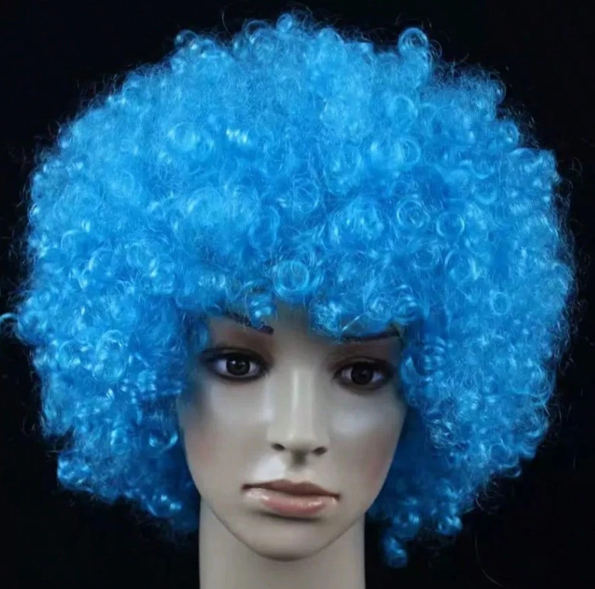 niebieska peruka afro