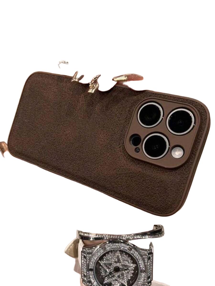brązowe etui na telefon iphone 15 pro