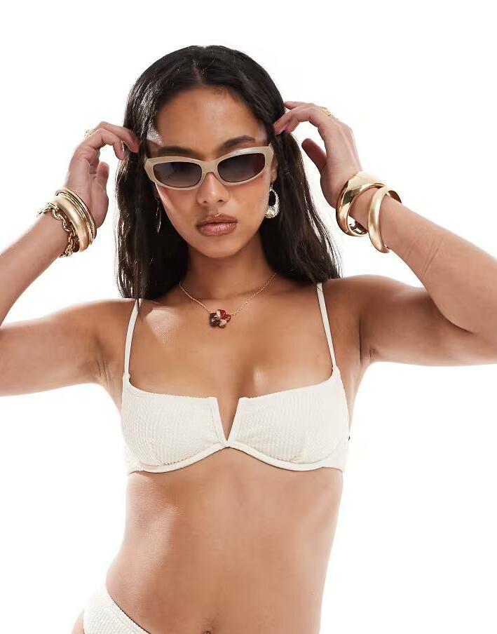 KREMOWA GÓRA OD BIKINI 