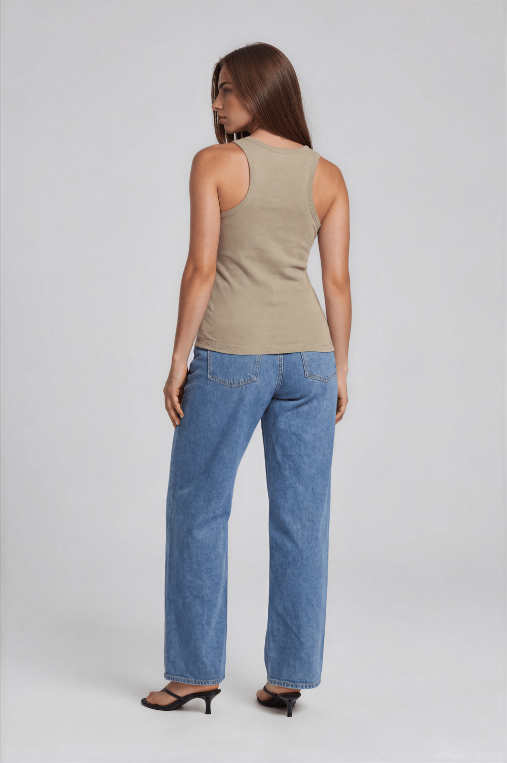 szerokie spodnie jeans