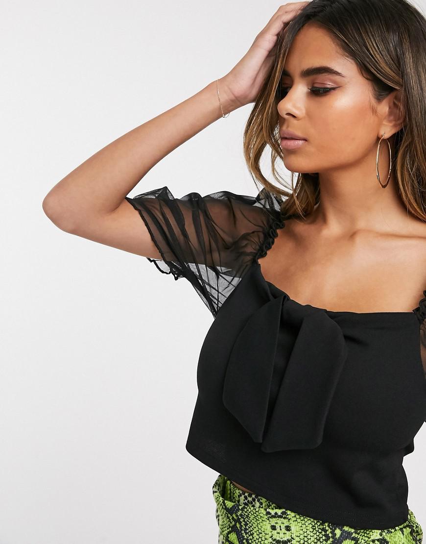 czarny crop top bufki