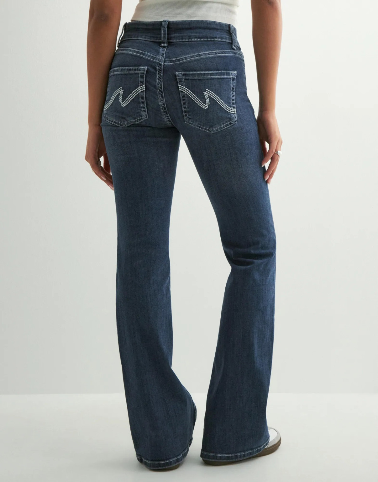 spodnie jeans bootcut
