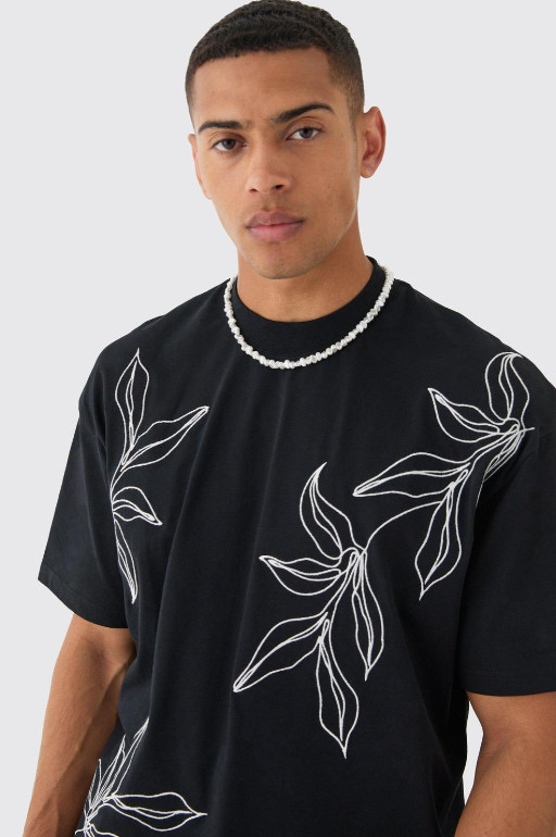 czarny t-shirt rośliny 