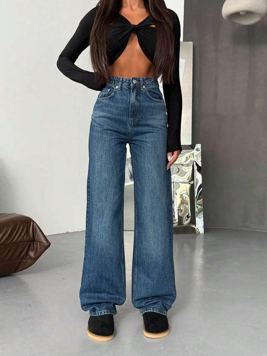 niebieskie spodnie jeans 