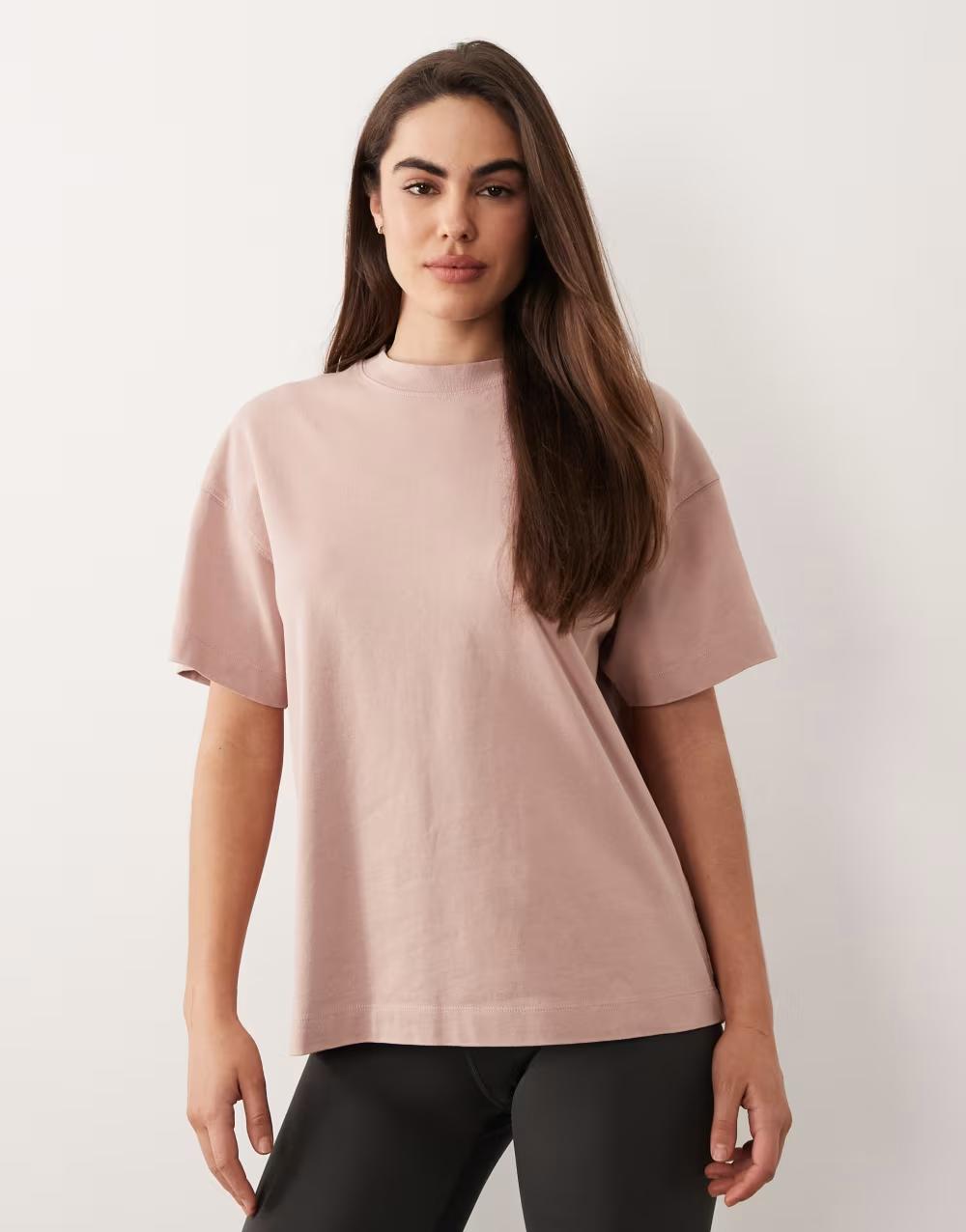 RÓŻOWY T-SHIRT OKRĄGŁY DEKOLT