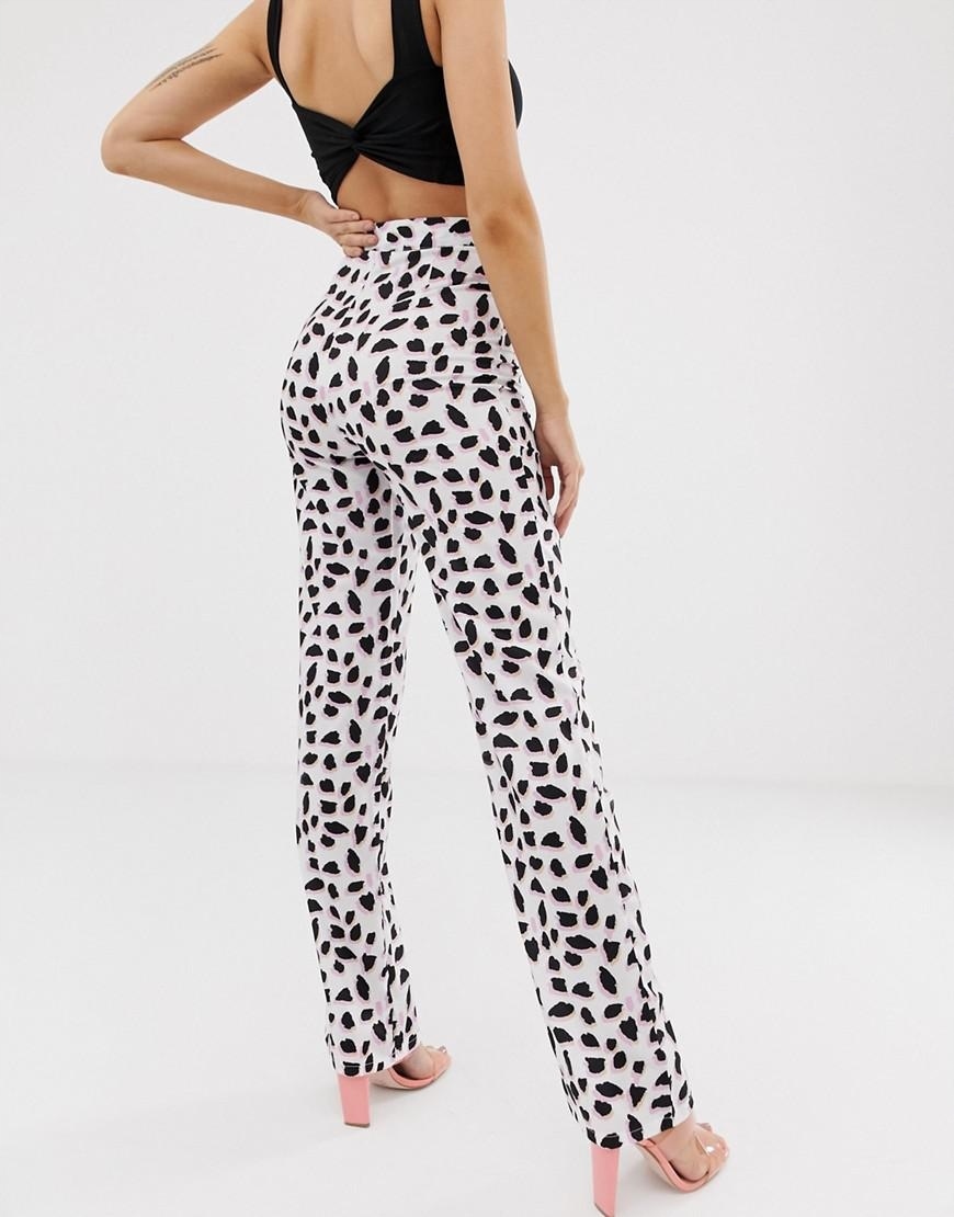 PROSTE SPODNIE ANIMAL PRINT