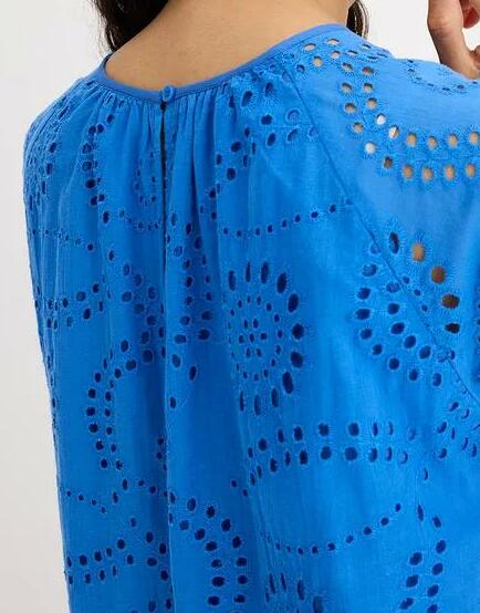 SUKIENKA Z AŻUROWYM HAFTEM