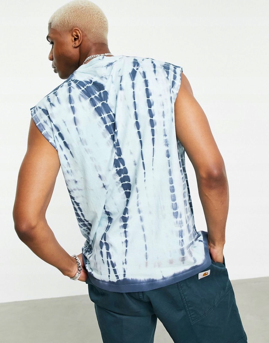 niebieski t-shirt tie-dye effect
