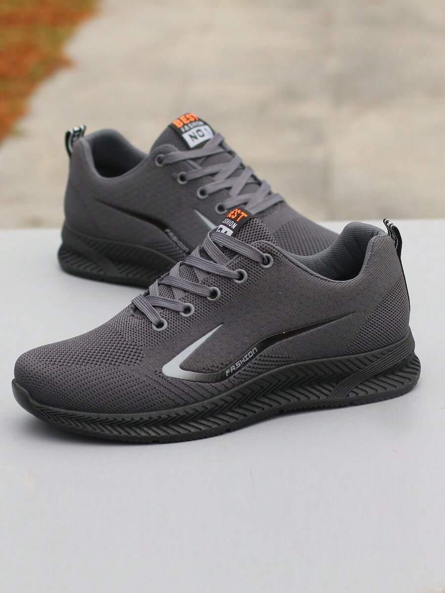 szare buty sportowe 