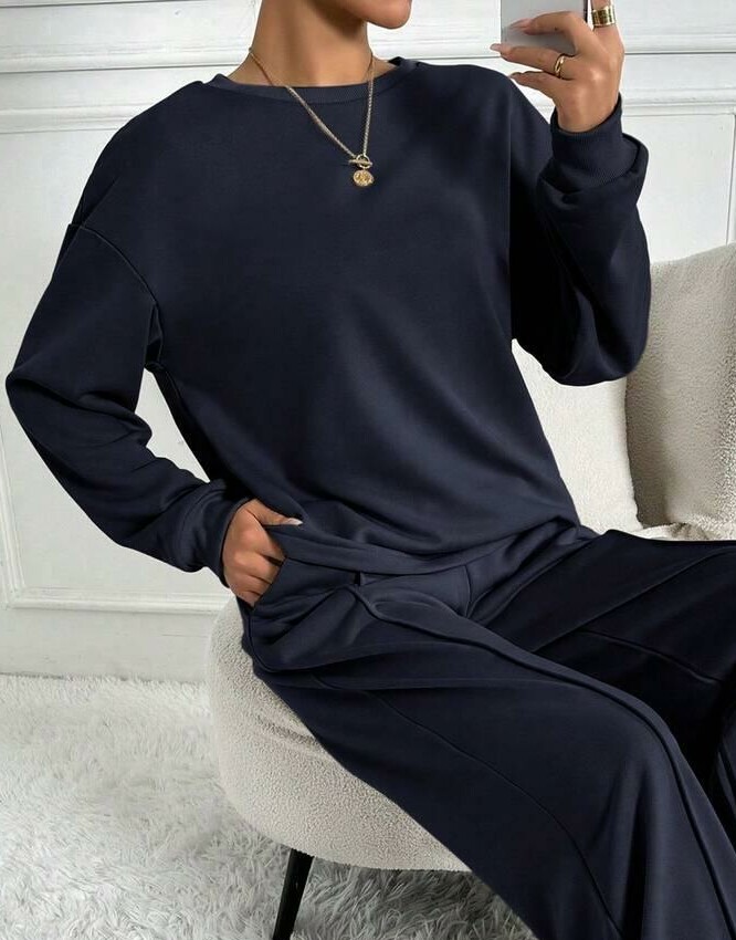 granatowa bluza basic