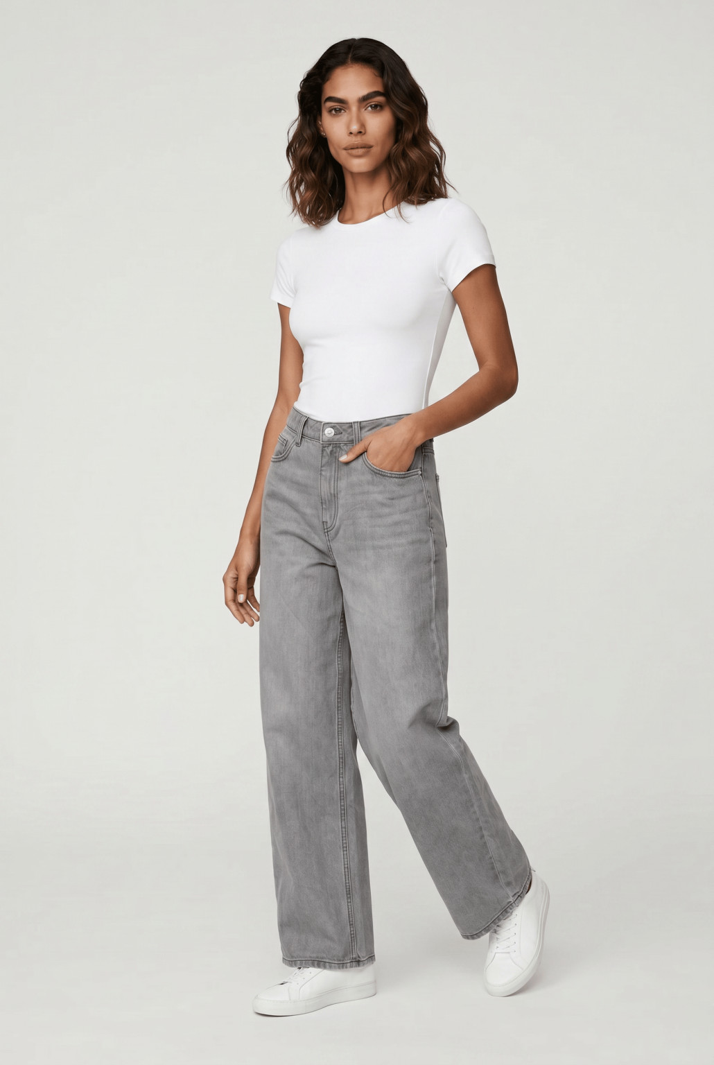 szare szerokie spodnie jeans