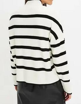 SWETER OVERSIZE W PASKI