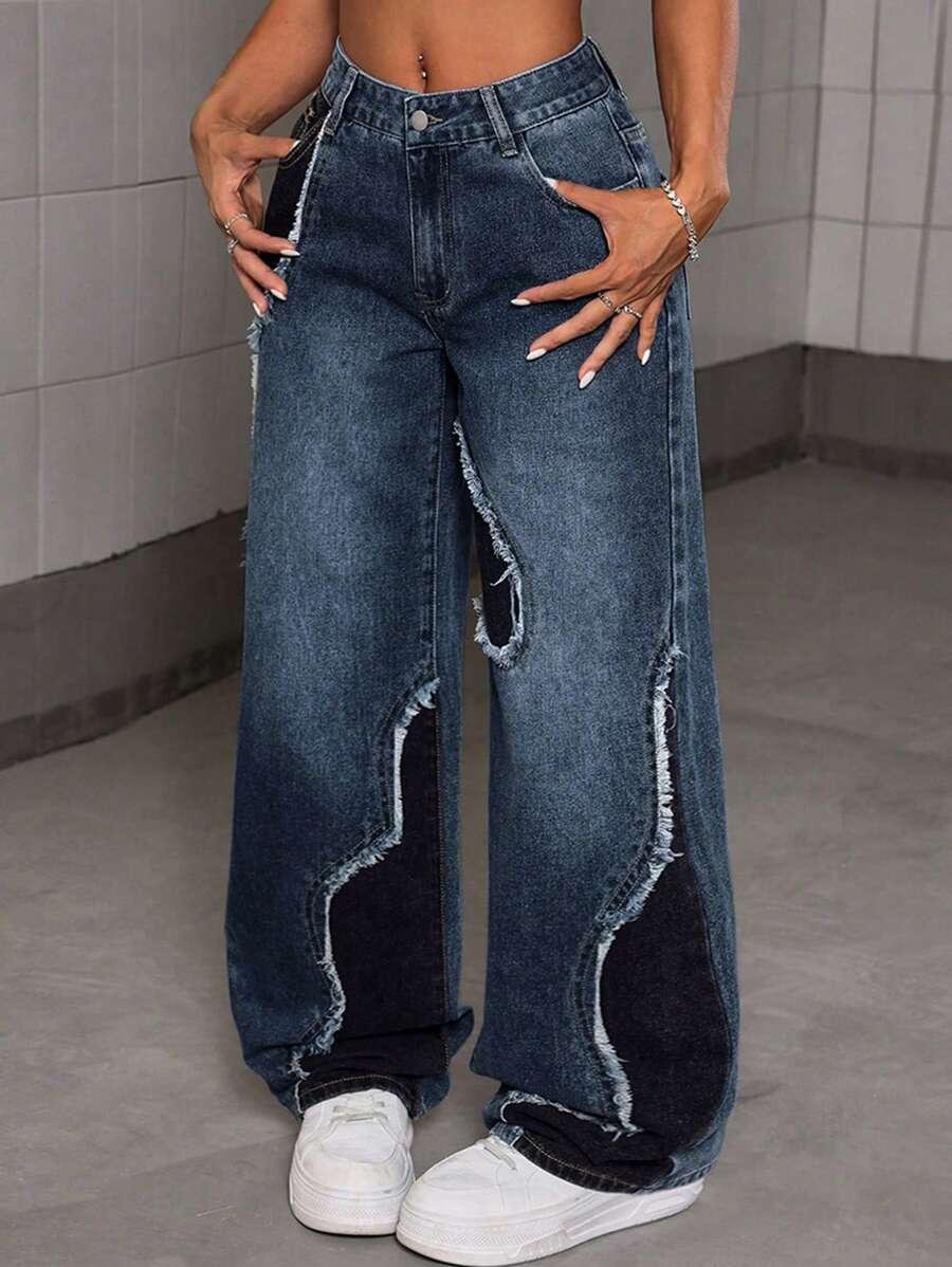niebieskie spodnie jeans