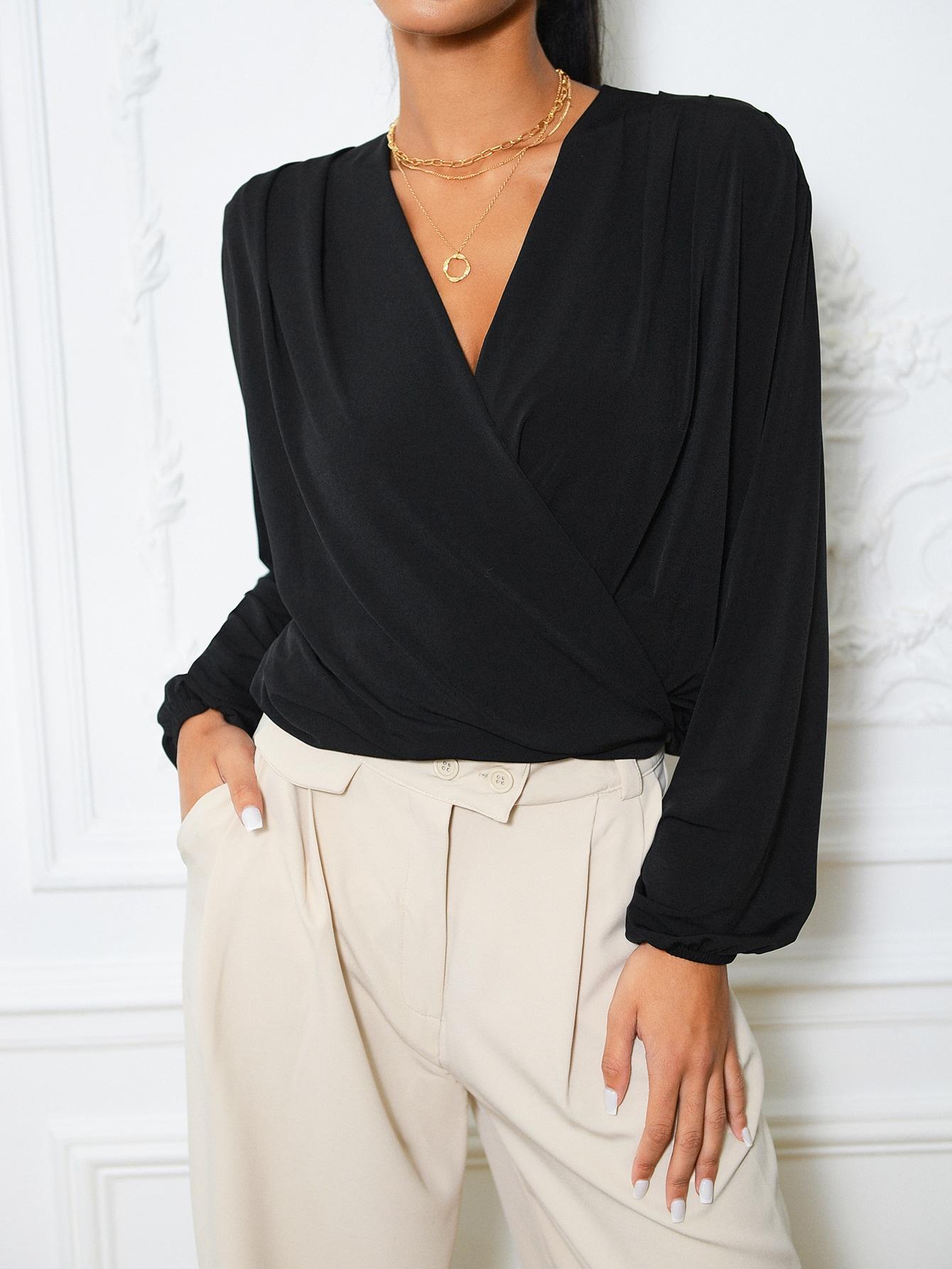 CZARNA BLUZKA V NECK