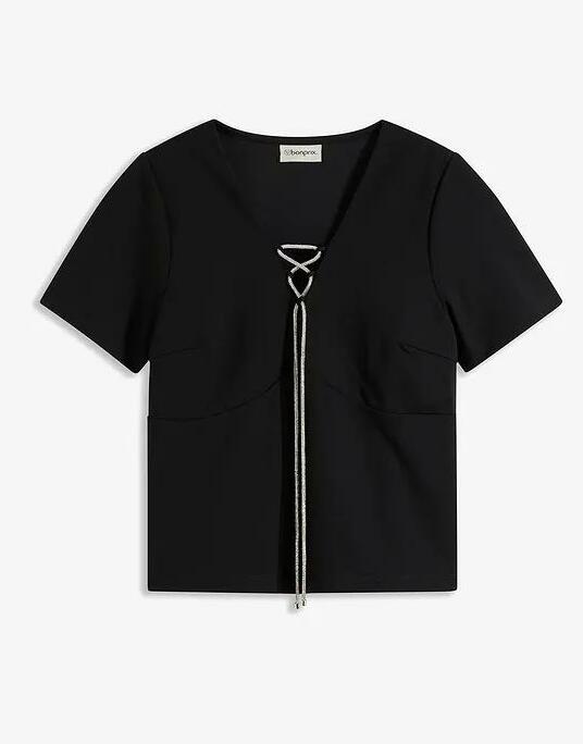 T-SHIRT Z OZDOBNYM DEKOLTEM 