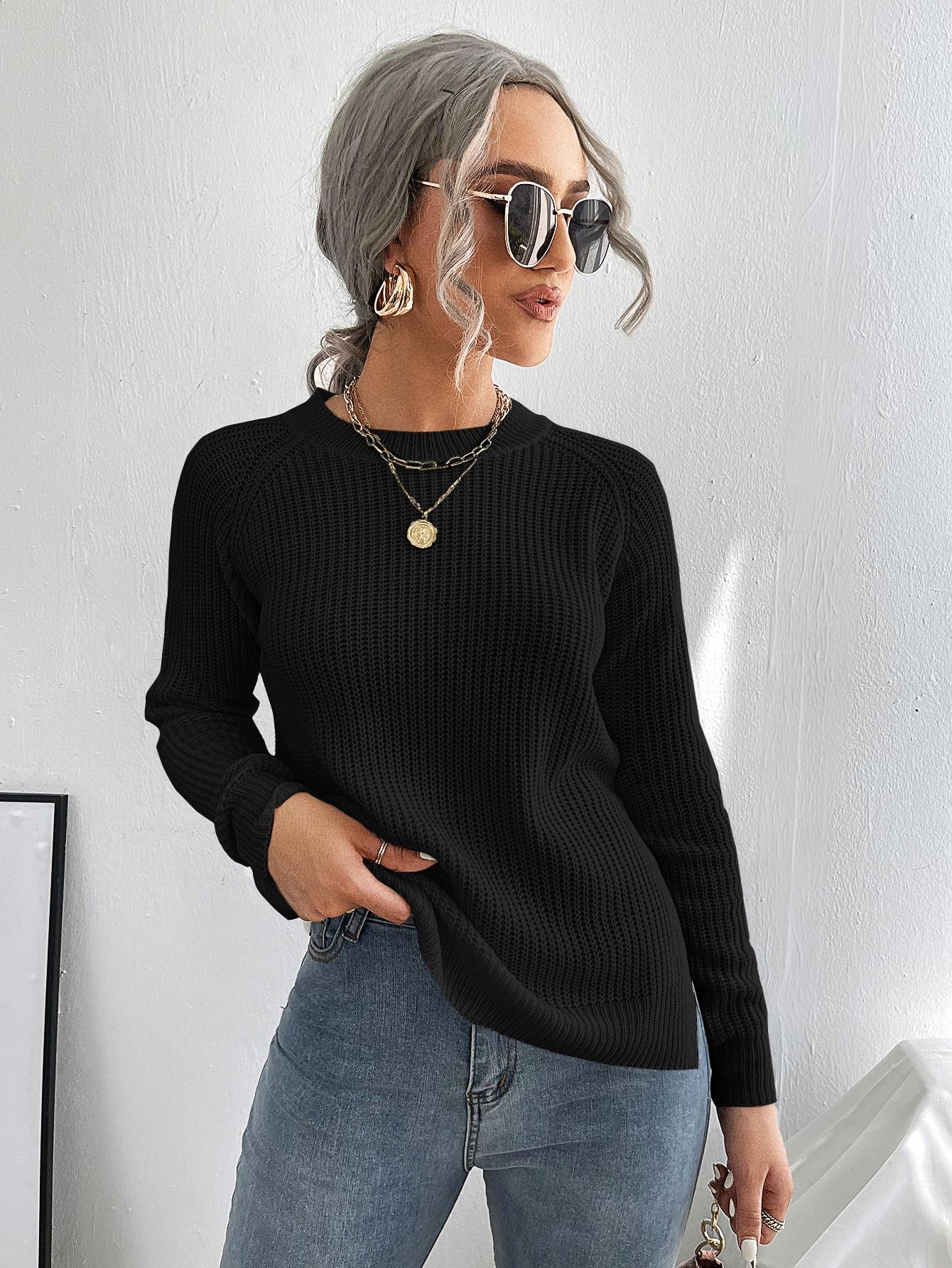 CZARNY DZIANINOWY SWETER