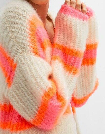 SWETER W PASKI