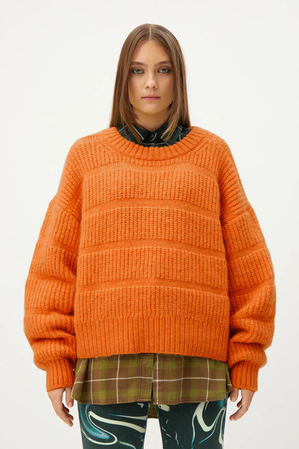 POMARAŃCZOWY SWETER OVERSIZE OKRĄGŁY DEKOLT