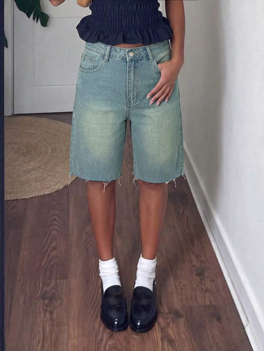 niebieskie jeansowe spodenki