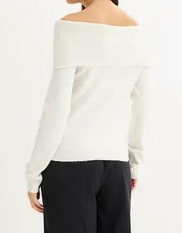 SWETER Z DEKOLTEM CARMEN