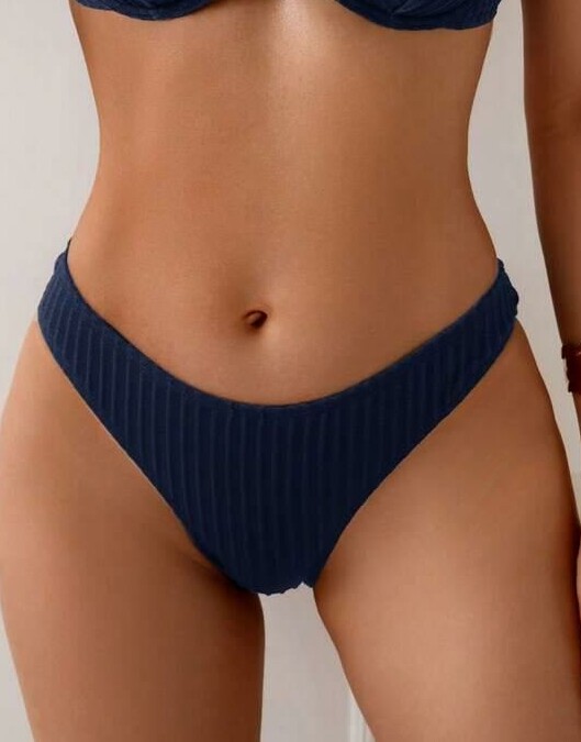 DÓŁ OD BIKINI