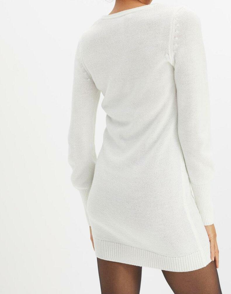 SWETER Z WYCIĘCIEM